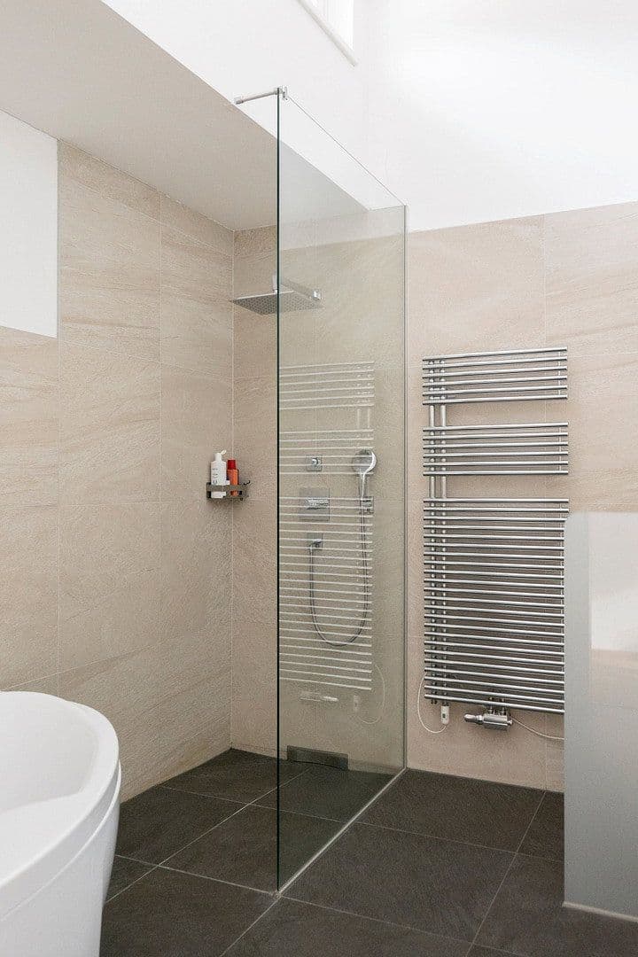 Pronájem bytu 2+kk 107 m², Haller Straße 77, Innsbruck, Tyrolsko Pronájem bytu 2+kk 107 m², Haller Straße 77, Innsbruck, Tyrolsko
