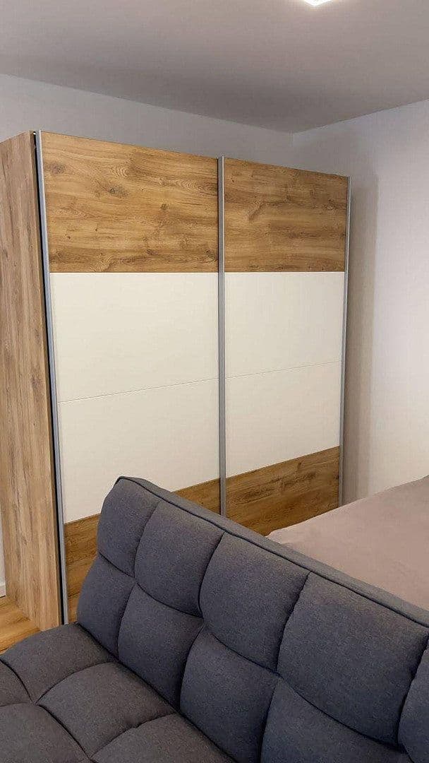 Pronájem bytu 1+1 40 m², Lortzingstr. 9, Mannheim, Bádensko-Württembersko Pronájem bytu 1+1 40 m², Lortzingstr. 9, Mannheim, Bádensko-Württembersko