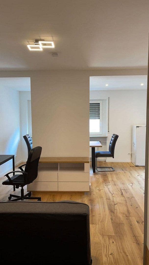 Pronájem bytu 1+1 40 m², Lortzingstr. 9, Mannheim, Bádensko-Württembersko Pronájem bytu 1+1 40 m², Lortzingstr. 9, Mannheim, Bádensko-Württembersko