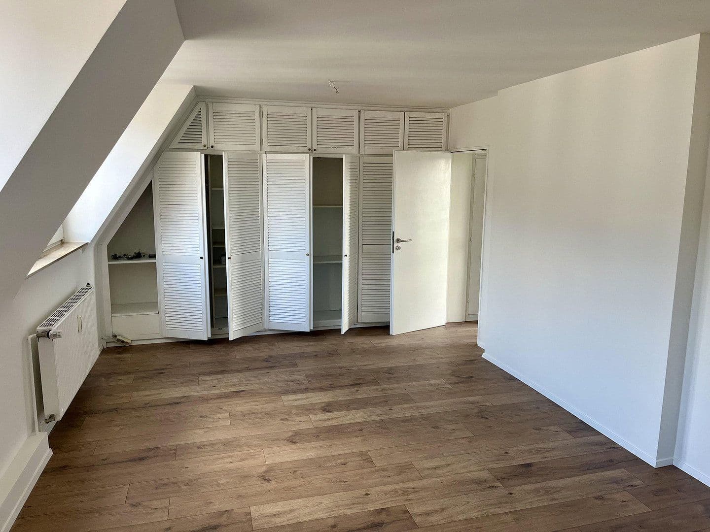 Pronájem bytu 1+1 40 m², Köln, Severní Porýní-Vestfálsko Pronájem bytu 1+1 40 m², Köln, Severní Porýní-Vestfálsko