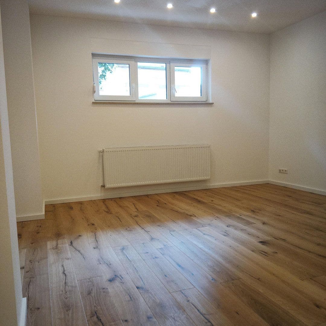 Pronájem bytu 2+1 55 m², Von-der-Tann-Straße 38A, Ludwigshafen am Rhein, Porýní-Falc Pronájem bytu 2+1 55 m², Von-der-Tann-Straße 38A, Ludwigshafen am Rhein, Porýní-Falc