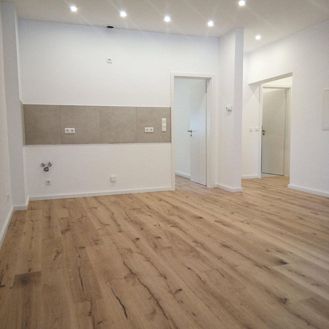 Pronájem bytu 2+1 55 m², Von-der-Tann-Straße 38A, Ludwigshafen am Rhein, Porýní-Falc Pronájem bytu 2+1 55 m², Von-der-Tann-Straße 38A, Ludwigshafen am Rhein, Porýní-Falc