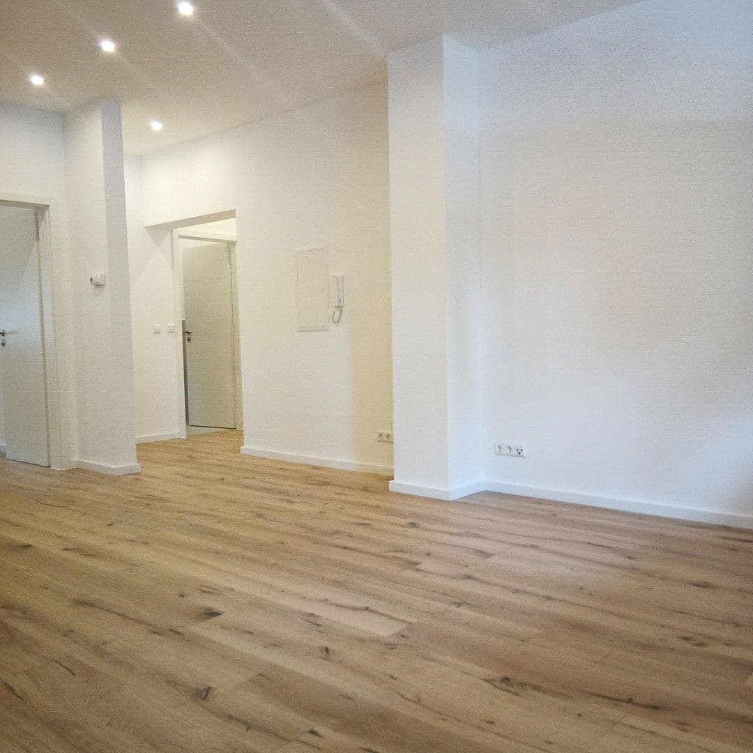 Pronájem bytu 2+1 55 m², Von-der-Tann-Straße 38A, Ludwigshafen am Rhein, Porýní-Falc Pronájem bytu 2+1 55 m², Von-der-Tann-Straße 38A, Ludwigshafen am Rhein, Porýní-Falc