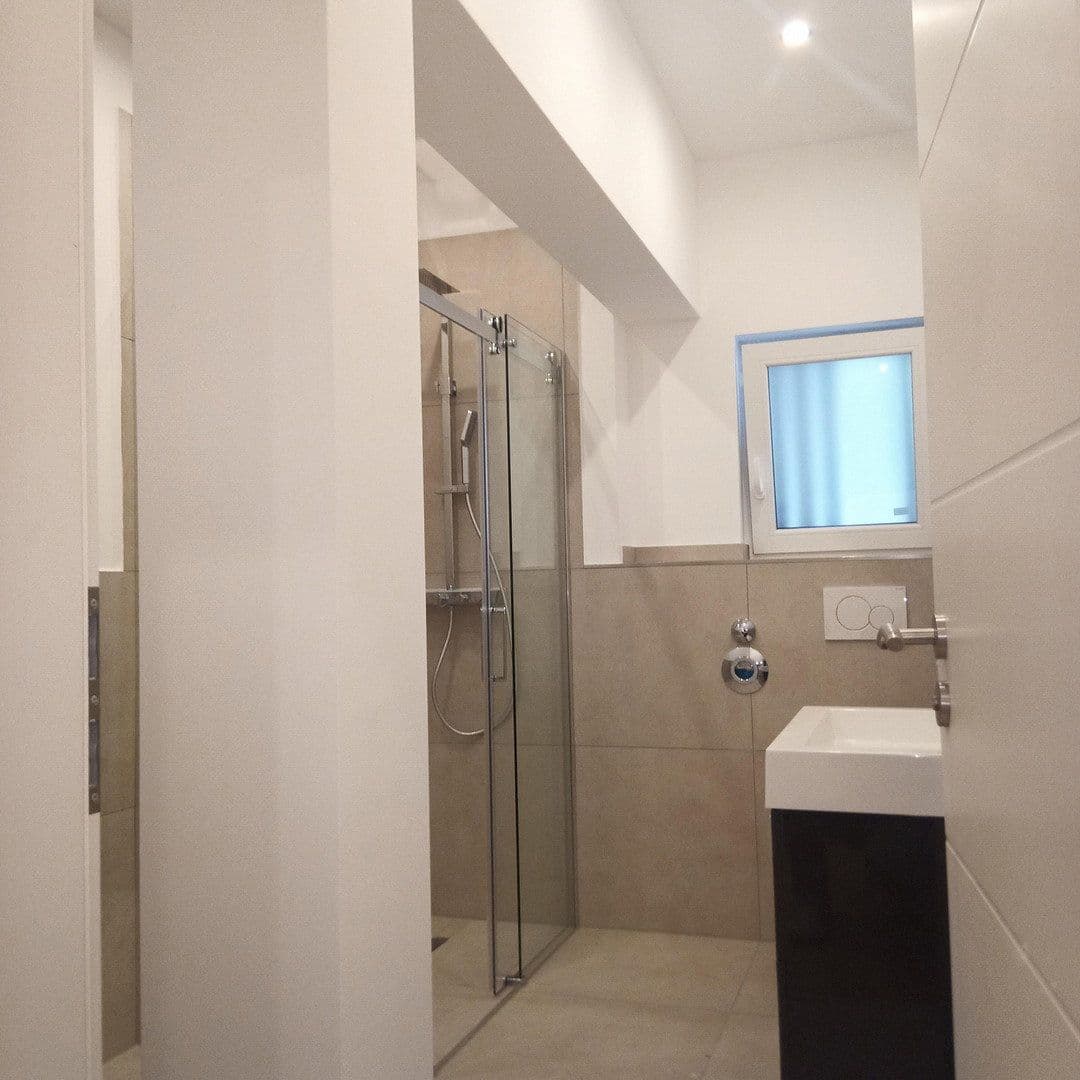 Pronájem bytu 2+1 55 m², Von-der-Tann-Straße 38A, Ludwigshafen am Rhein, Porýní-Falc Pronájem bytu 2+1 55 m², Von-der-Tann-Straße 38A, Ludwigshafen am Rhein, Porýní-Falc
