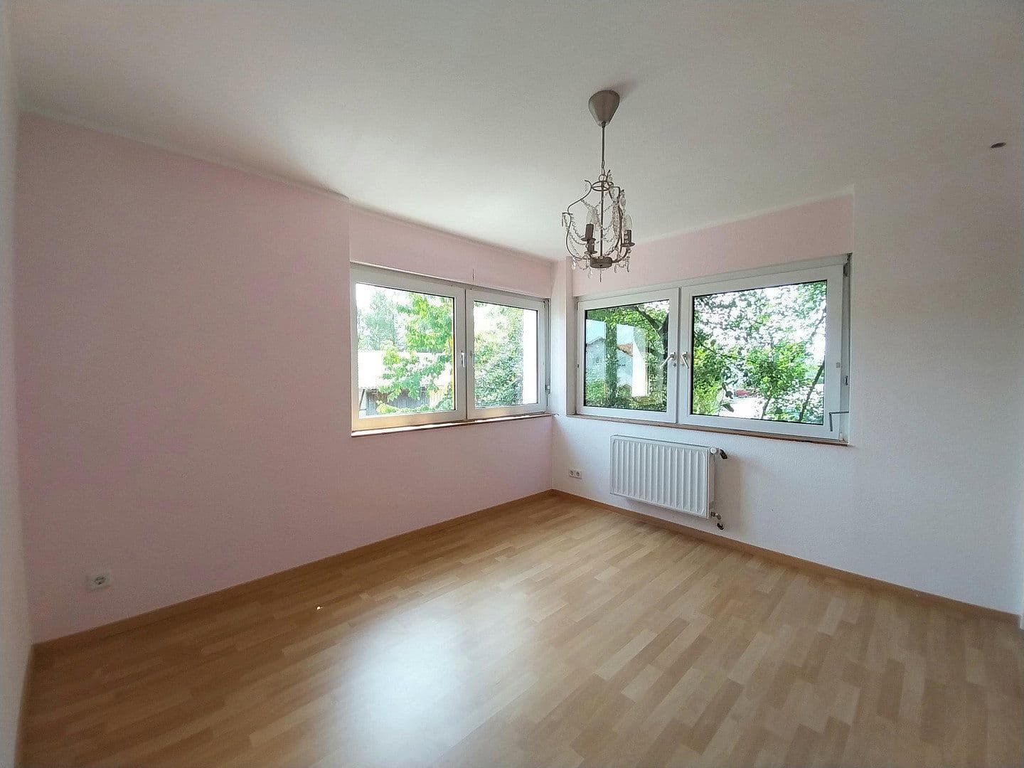 Prodej domu 479 m², pozemek 826 m², Auenwald, Bádensko-Württembersko Prodej domu 479 m², pozemek 826 m², Auenwald, Bádensko-Württembersko
