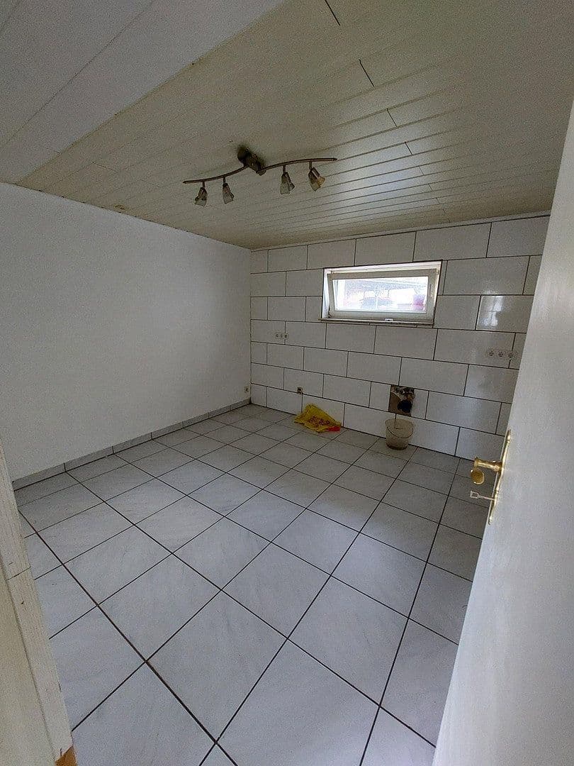 Prodej domu 96 m², pozemek 134 m², Kirchplatz 3, Peterslahr, Porýní-Falc Prodej domu 96 m², pozemek 134 m², Kirchplatz 3, Peterslahr, Porýní-Falc