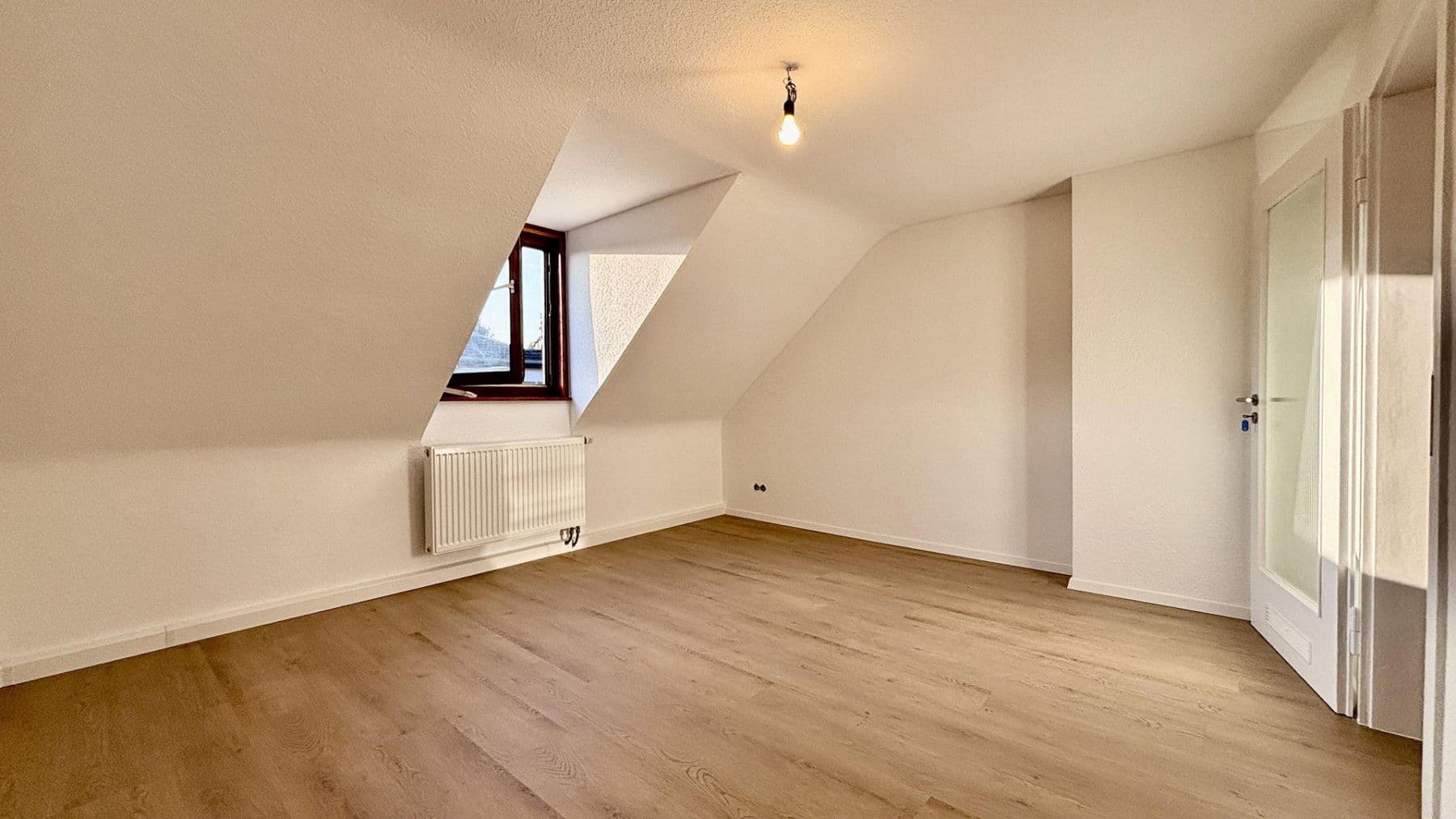 Pronájem bytu 3+1 70 m², Van-der-Giese-Straße, Düren, Severní Porýní-Vestfálsko Pronájem bytu 3+1 70 m², Van-der-Giese-Straße, Düren, Severní Porýní-Vestfálsko