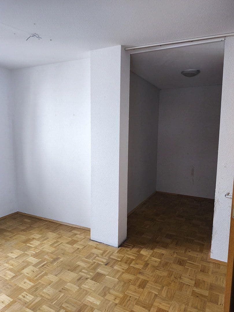 Pronájem bytu 3+1 80 m², Walter-Gropius-Str. 5, Reutlingen, Bádensko-Württembersko Pronájem bytu 3+1 80 m², Walter-Gropius-Str. 5, Reutlingen, Bádensko-Württembersko