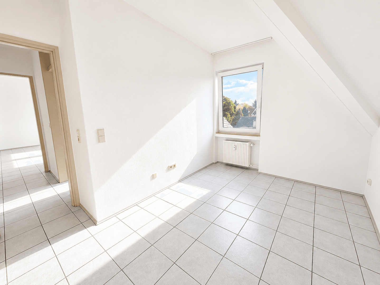 Pronájem bytu 3+1 89 m², Solinger Str. 139, Langenfeld (Rheinland), Severní Porýní-Vestfálsko Pronájem bytu 3+1 89 m², Solinger Str. 139, Langenfeld (Rheinland), Severní Porýní-Vestfálsko