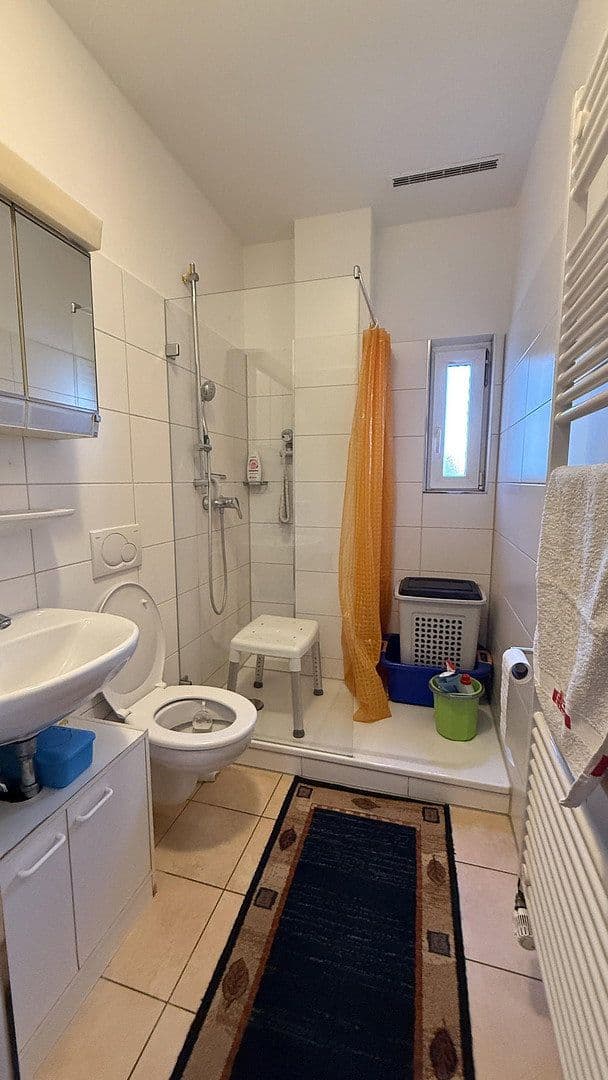 Pronájem bytu 3+1 64 m², Heininger Straße 12, Göppingen, Bádensko-Württembersko Pronájem bytu 3+1 64 m², Heininger Straße 12, Göppingen, Bádensko-Württembersko