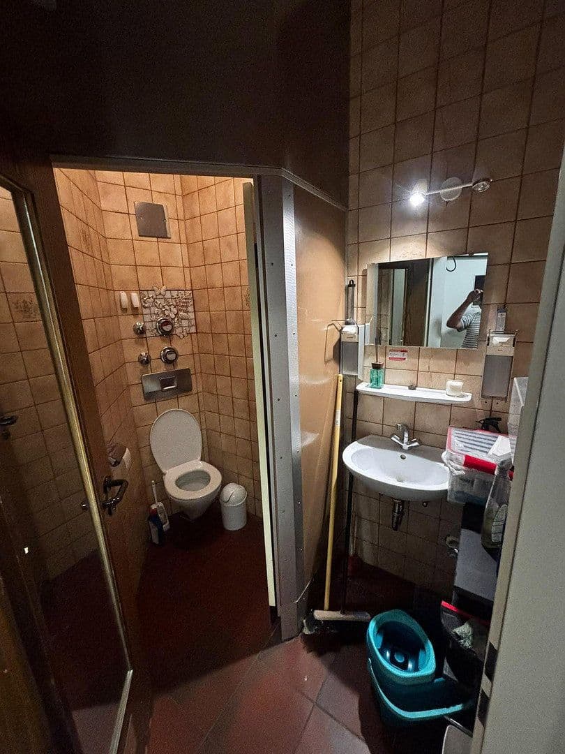 Pronájem nebytového prostoru 100 m², Krötenweg 3, Stuttgart, Bádensko-Württembersko Pronájem nebytového prostoru 100 m², Krötenweg 3, Stuttgart, Bádensko-Württembersko