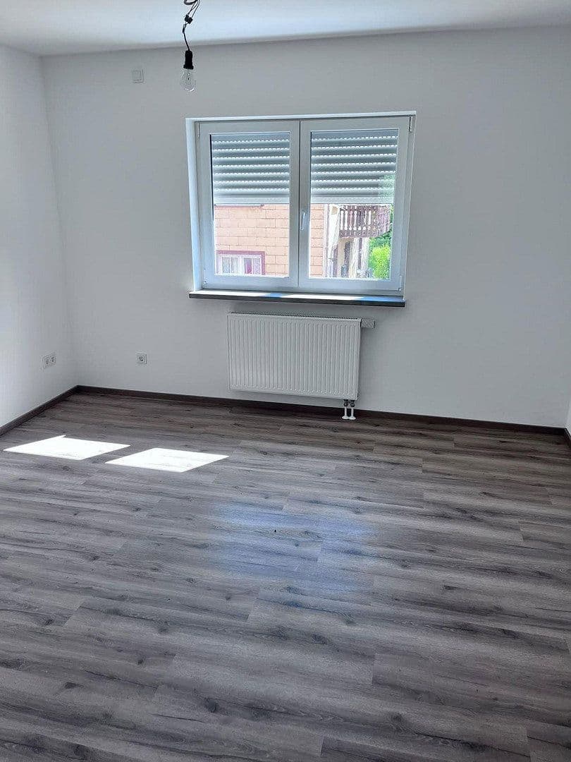 Prodej bytu 3+1 87 m², Dorfgütingen Nr. 15, Feuchtwangen, Bavorsko Prodej bytu 3+1 87 m², Dorfgütingen Nr. 15, Feuchtwangen, Bavorsko