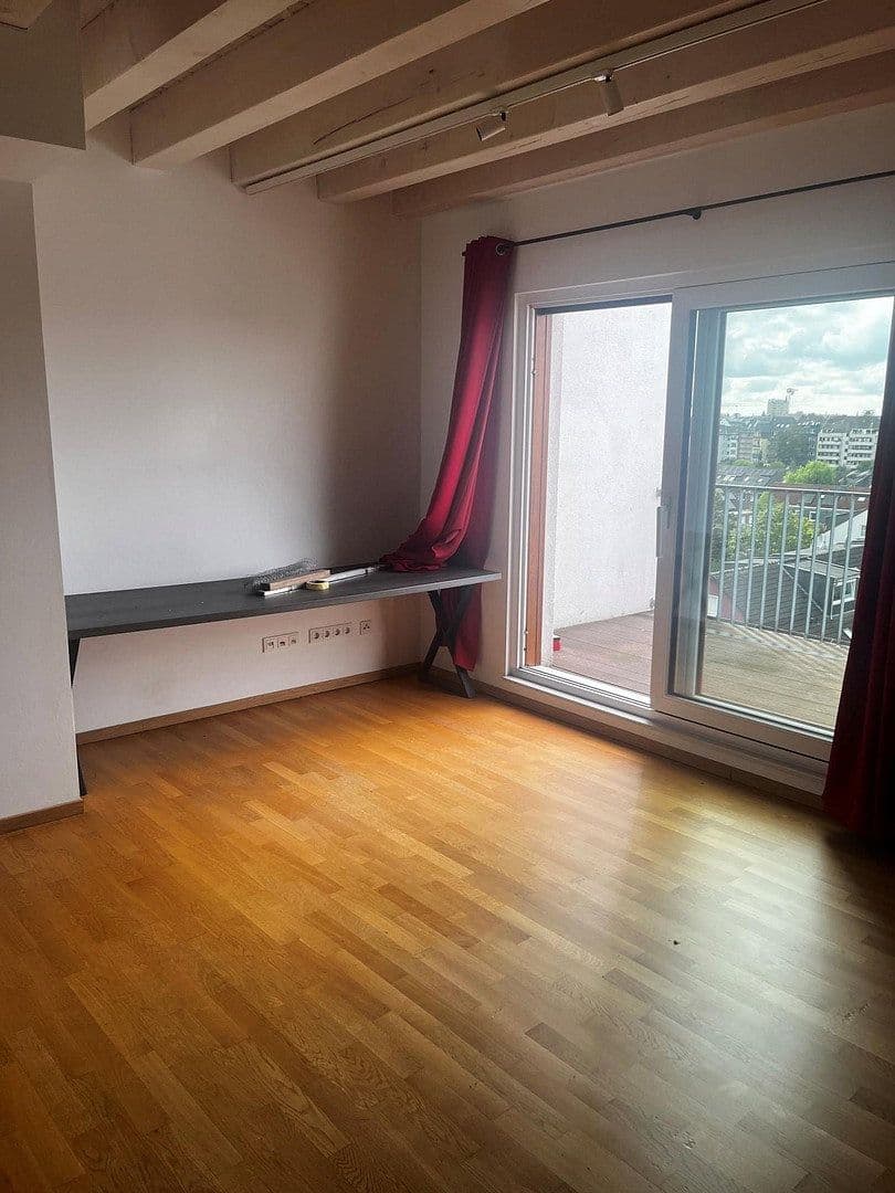 Pronájem bytu 2+1 61 m², Köln, Severní Porýní-Vestfálsko Pronájem bytu 2+1 61 m², Köln, Severní Porýní-Vestfálsko