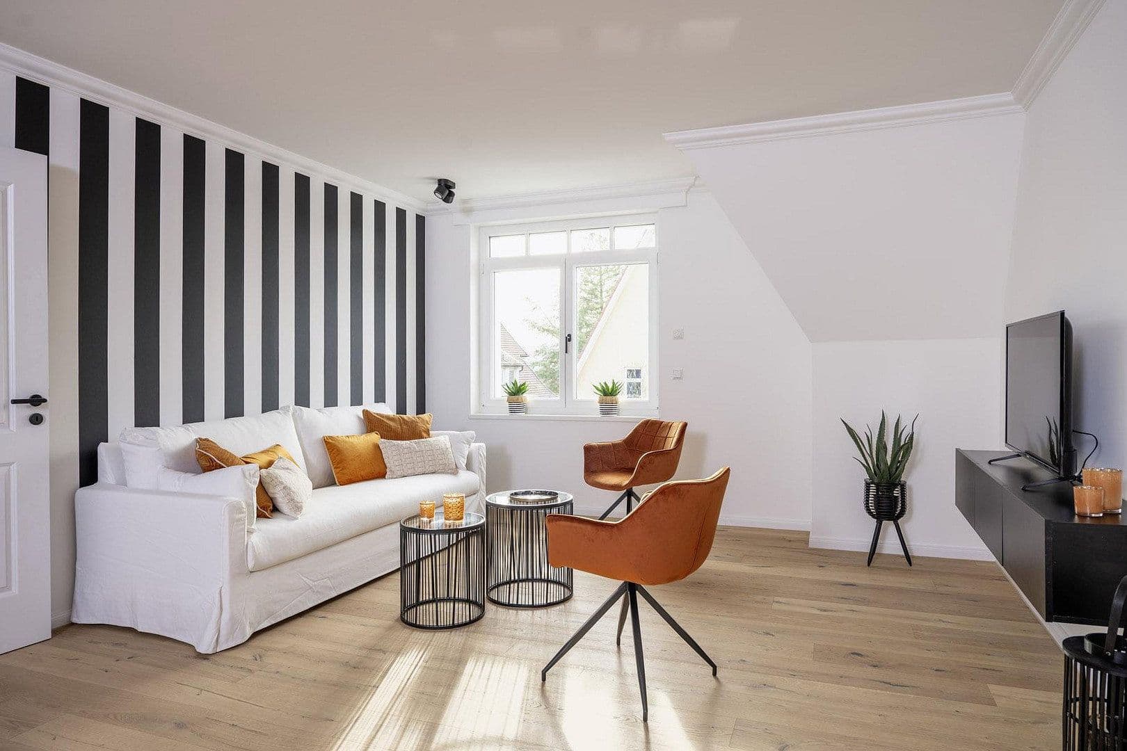 Pronájem bytu 3+1 88 m², Eduard-Pfeiffer-Str., Stuttgart, Bádensko-Württembersko Pronájem bytu 3+1 88 m², Eduard-Pfeiffer-Str., Stuttgart, Bádensko-Württembersko
