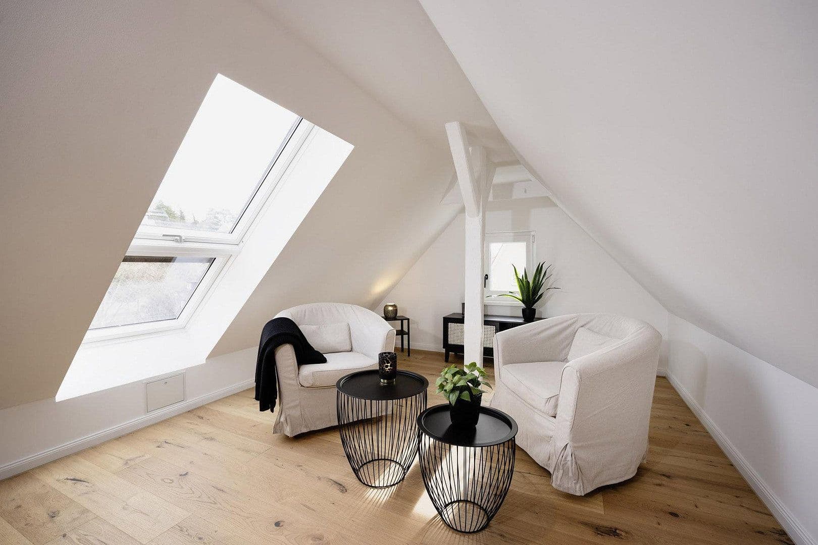 Pronájem bytu 3+1 88 m², Eduard-Pfeiffer-Str., Stuttgart, Bádensko-Württembersko Pronájem bytu 3+1 88 m², Eduard-Pfeiffer-Str., Stuttgart, Bádensko-Württembersko