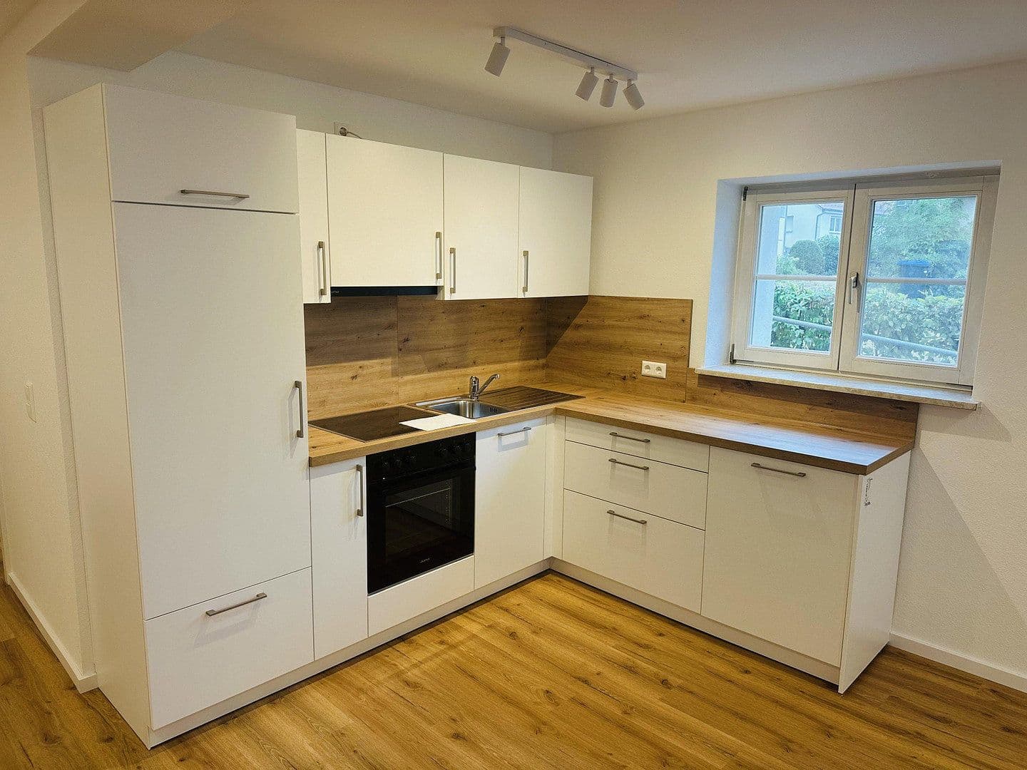 Pronájem bytu 2+1 65 m², Ilshofen, Bádensko-Württembersko Pronájem bytu 2+1 65 m², Ilshofen, Bádensko-Württembersko