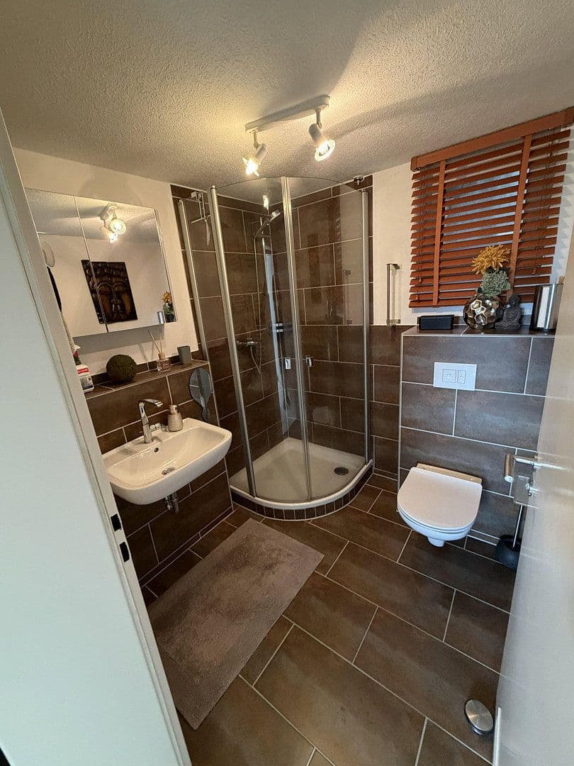 Prodej domu 205 m², pozemek 2.140 m², Hof, Bavorsko Prodej domu 205 m², pozemek 2.140 m², Hof, Bavorsko