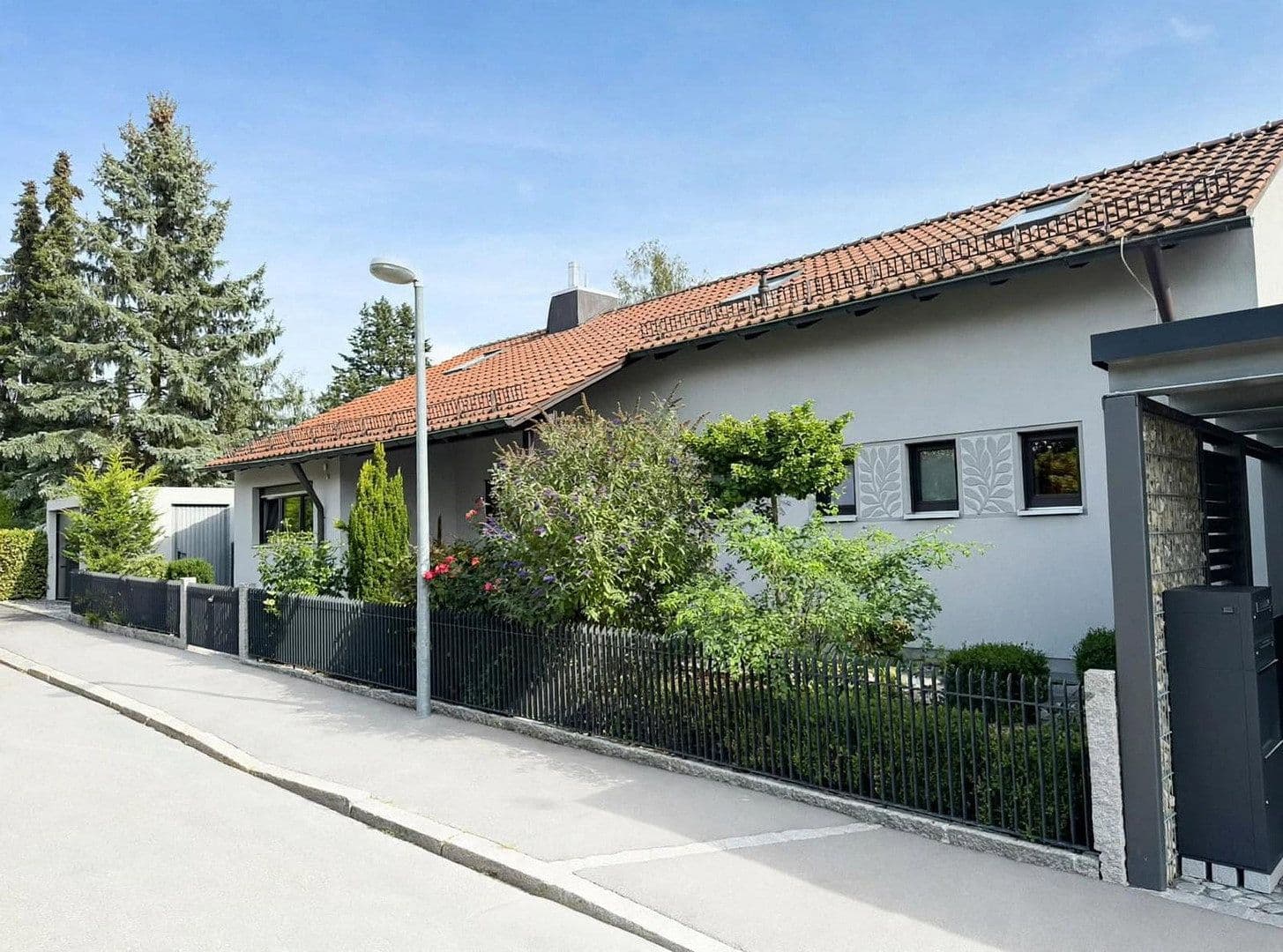 Prodej domu 205 m², pozemek 2.140 m², Hof, Bavorsko Prodej domu 205 m², pozemek 2.140 m², Hof, Bavorsko