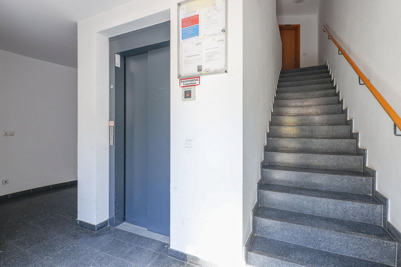 Prodej bytu 1+1 46 m², Dircksenstraße 44, Berlin, Berlín Prodej bytu 1+1 46 m², Dircksenstraße 44, Berlin, Berlín