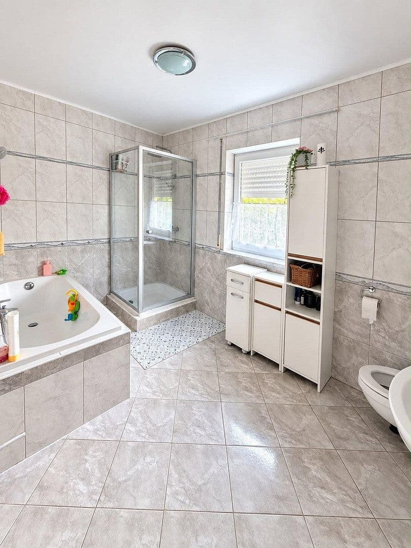 Prodej domu 168 m², pozemek 639 m², Rotkehnchenweg 5, Dornburg, Hessen Prodej domu 168 m², pozemek 639 m², Rotkehnchenweg 5, Dornburg, Hessen