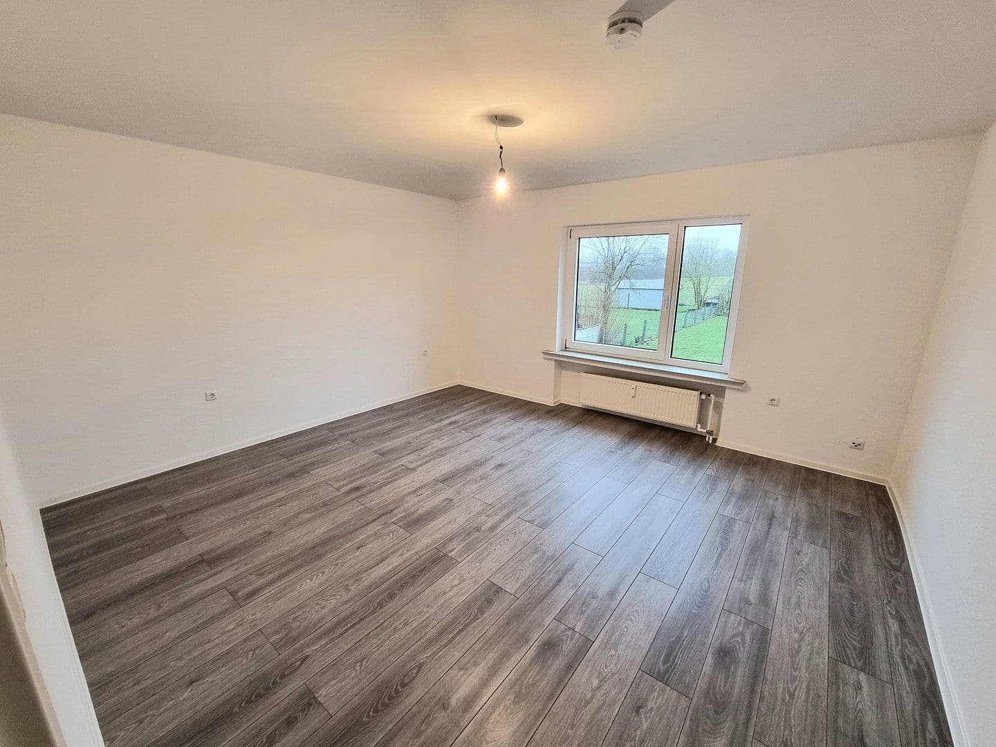 Pronájem bytu 3+1 95 m², Hohenhameln, Dolní Sasko Pronájem bytu 3+1 95 m², Hohenhameln, Dolní Sasko