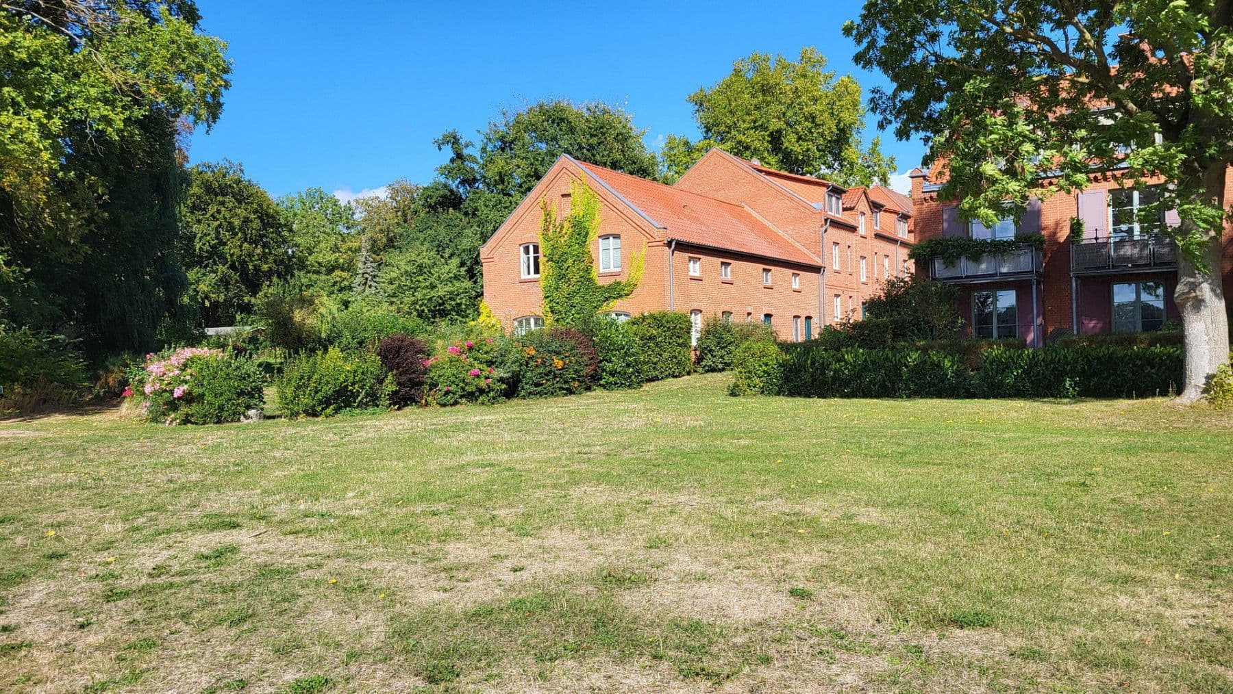 Prodej bytu 4+1 116 m², Am Alten Gutshof 3, Neuruppin, Braniborsko Prodej bytu 4+1 116 m², Am Alten Gutshof 3, Neuruppin, Braniborsko