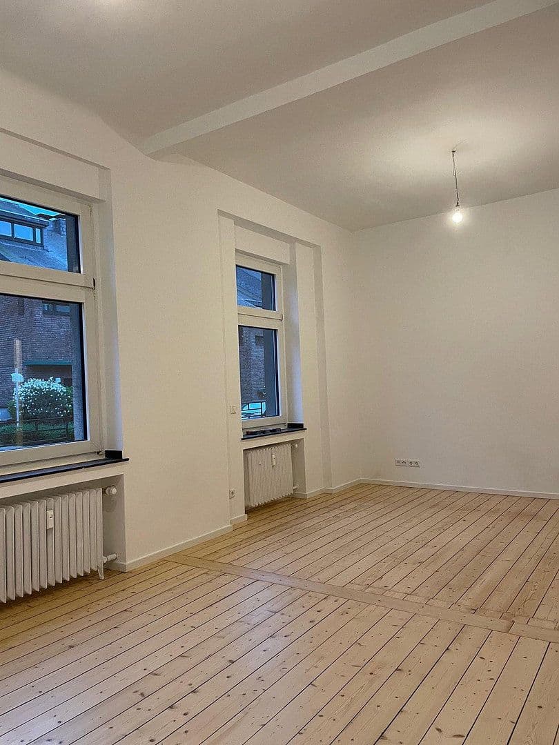 Pronájem bytu 3+1 86 m², Kreuzbergstraße 20, Düsseldorf, Severní Porýní-Vestfálsko Pronájem bytu 3+1 86 m², Kreuzbergstraße 20, Düsseldorf, Severní Porýní-Vestfálsko