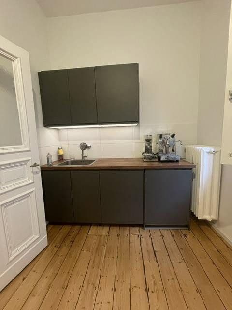 Pronájem bytu 3+1 86 m², Kreuzbergstraße 20, Düsseldorf, Severní Porýní-Vestfálsko Pronájem bytu 3+1 86 m², Kreuzbergstraße 20, Düsseldorf, Severní Porýní-Vestfálsko