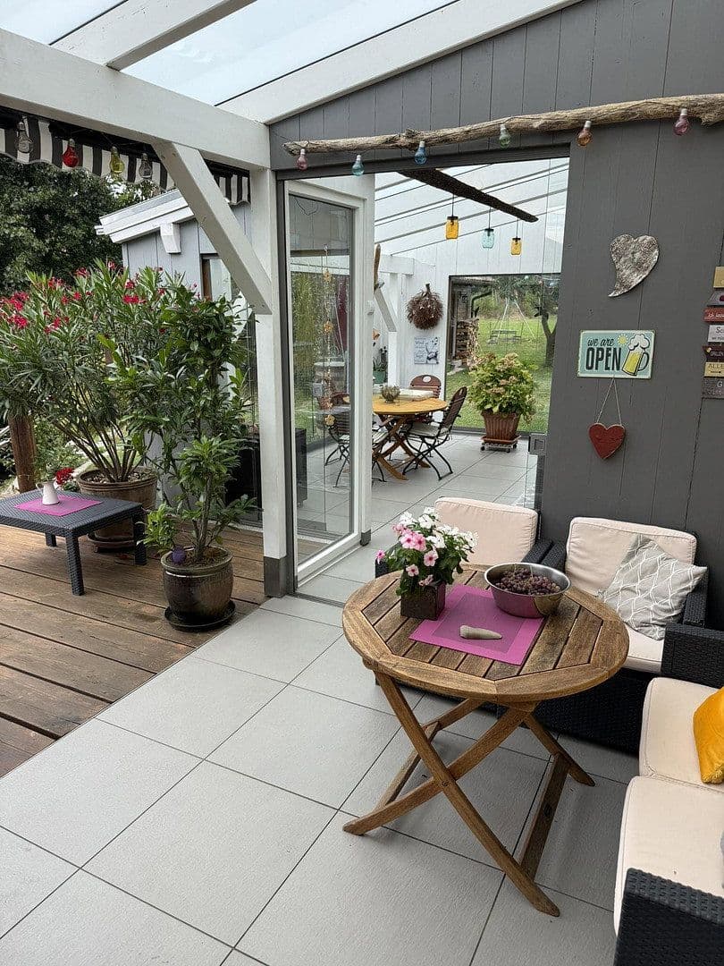 Prodej domu 285 m², pozemek 1.700 m², Langenneufnach, Bavorsko Prodej domu 285 m², pozemek 1.700 m², Langenneufnach, Bavorsko