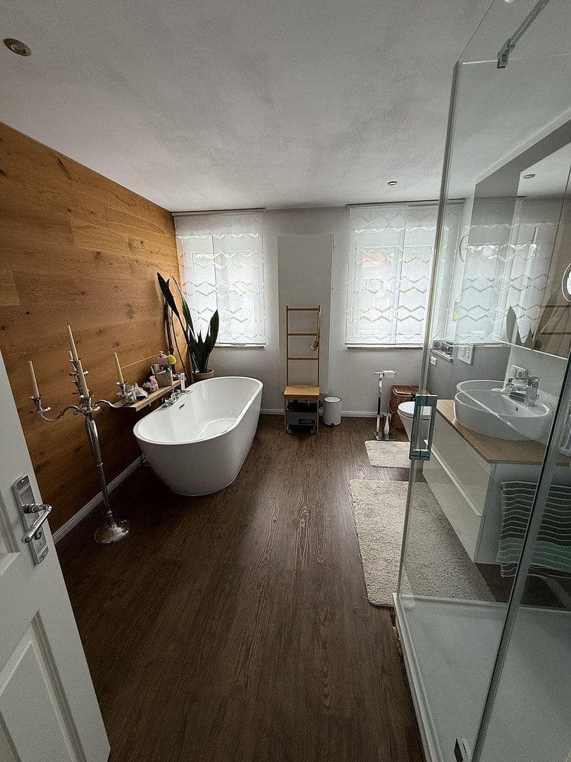 Prodej domu 285 m², pozemek 1.700 m², Langenneufnach, Bavorsko Prodej domu 285 m², pozemek 1.700 m², Langenneufnach, Bavorsko
