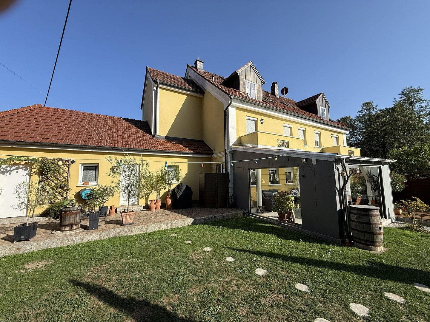 Prodej domu 285 m², pozemek 1.700 m², Langenneufnach, Bavorsko Prodej domu 285 m², pozemek 1.700 m², Langenneufnach, Bavorsko