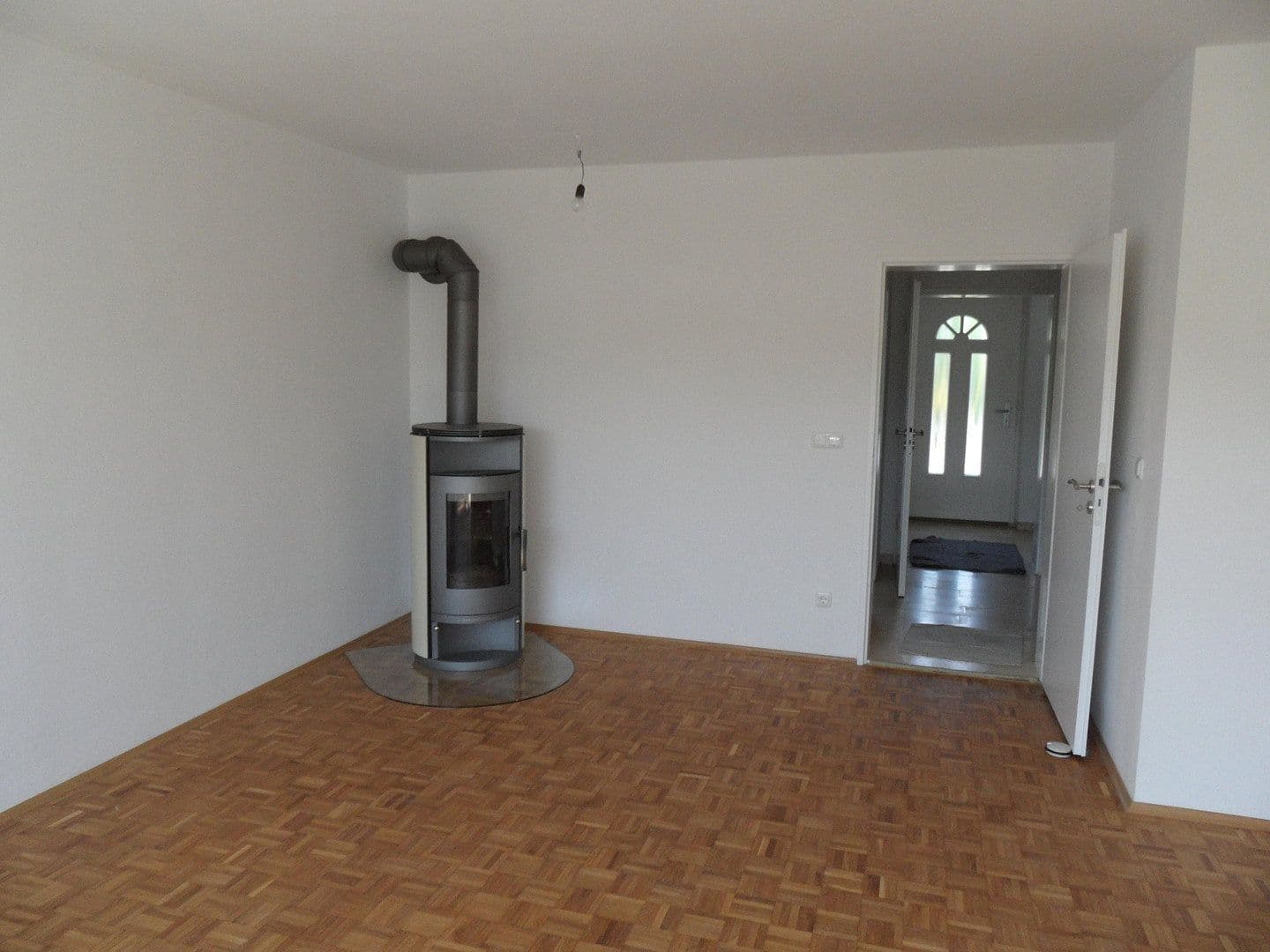 Prodej domu 100 m², pozemek 220 m², Germering, Bavorsko Prodej domu 100 m², pozemek 220 m², Germering, Bavorsko