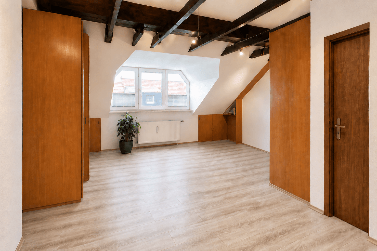 Prodej domu 130 m², pozemek 155 m², Hannover, Dolní Sasko Prodej domu 130 m², pozemek 155 m², Hannover, Dolní Sasko