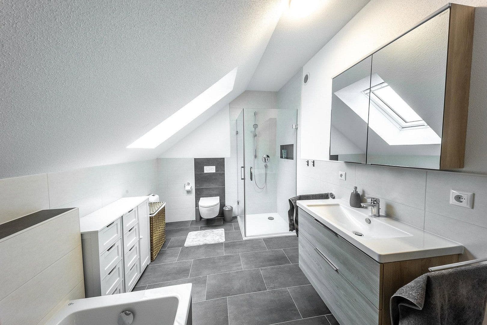Prodej domu 130 m², pozemek 694 m², Hauptstraße 13b, Börsborn, Porýní-Falc Prodej domu 130 m², pozemek 694 m², Hauptstraße 13b, Börsborn, Porýní-Falc