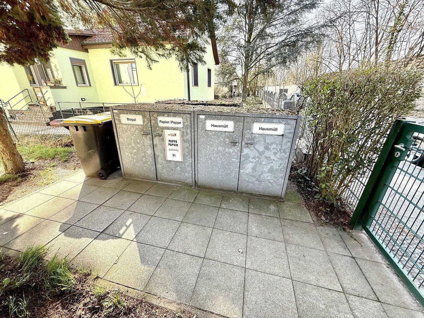 Prodej domu 415 m², pozemek 842 m², Titlisweg 29, Berlin, Berlín Prodej domu 415 m², pozemek 842 m², Titlisweg 29, Berlin, Berlín