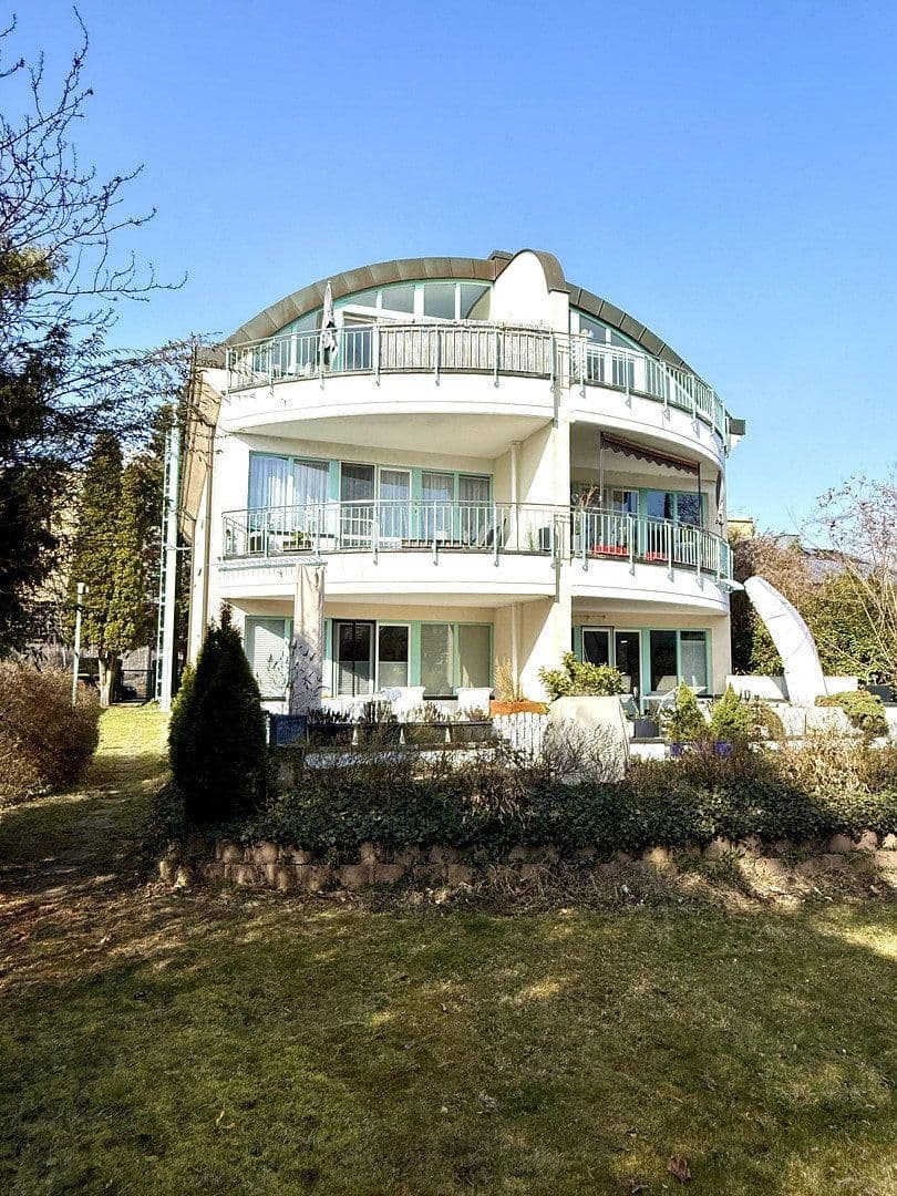 Prodej domu 415 m², pozemek 842 m², Titlisweg 29, Berlin, Berlín Prodej domu 415 m², pozemek 842 m², Titlisweg 29, Berlin, Berlín