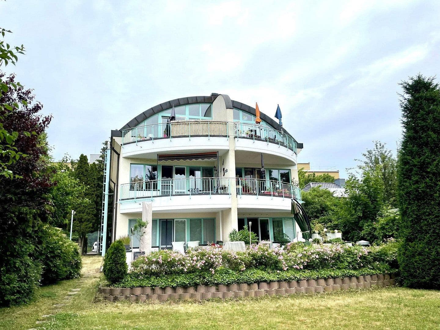 Prodej domu 415 m², pozemek 842 m², Titlisweg 29, Berlin, Berlín Prodej domu 415 m², pozemek 842 m², Titlisweg 29, Berlin, Berlín