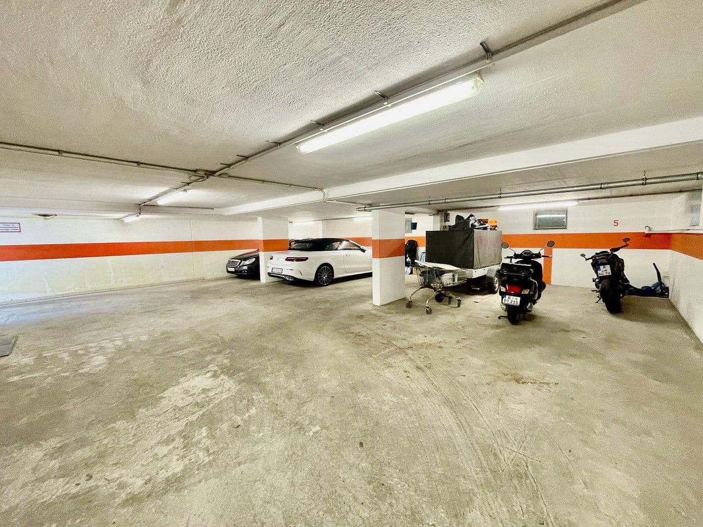 Prodej domu 415 m², pozemek 842 m², Titlisweg 29, Berlin, Berlín Prodej domu 415 m², pozemek 842 m², Titlisweg 29, Berlin, Berlín