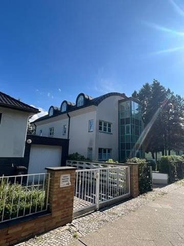 Prodej domu 415 m², pozemek 842 m², Titlisweg 29, Berlin, Berlín Prodej domu 415 m², pozemek 842 m², Titlisweg 29, Berlin, Berlín