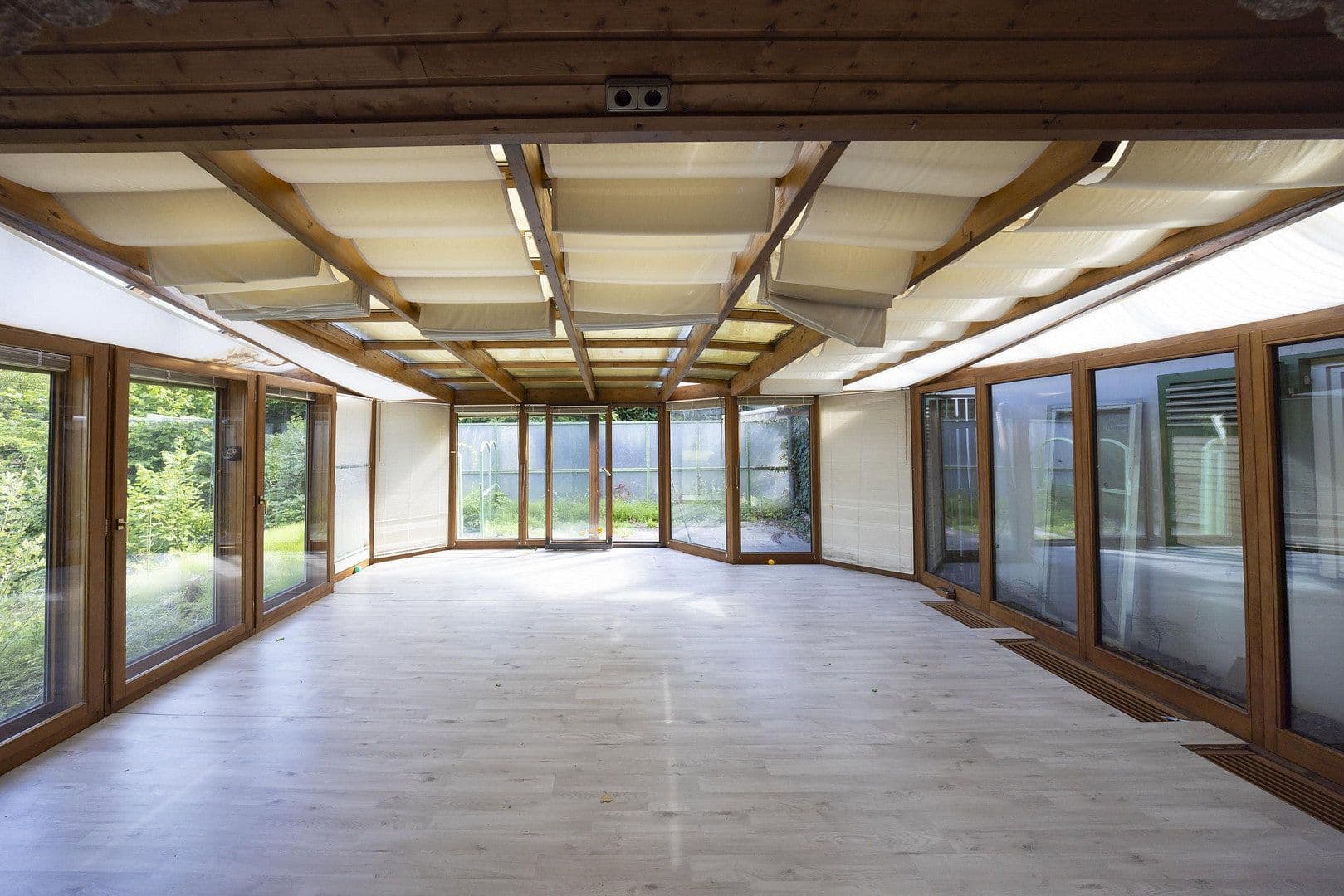 Prodej domu 248 m², pozemek 2.428 m², Bad Schwartau, Šlesvicko-Holštýnsko Prodej domu 248 m², pozemek 2.428 m², Bad Schwartau, Šlesvicko-Holštýnsko