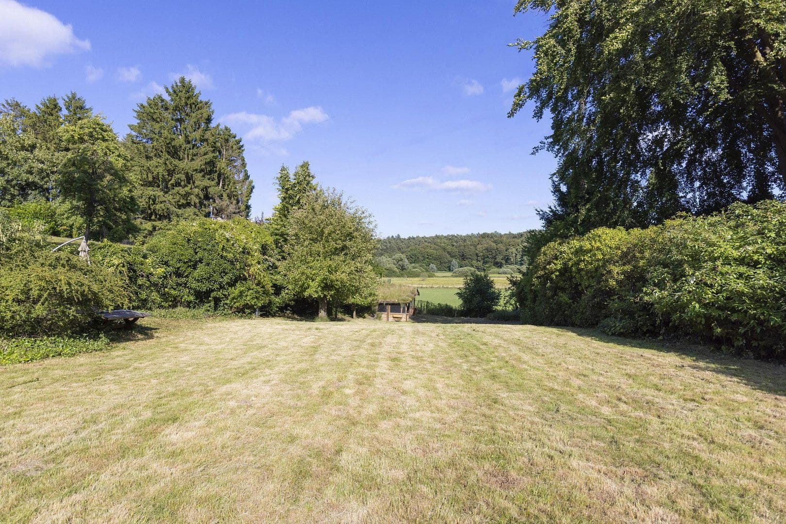 Prodej domu 248 m², pozemek 2.428 m², Bad Schwartau, Šlesvicko-Holštýnsko Prodej domu 248 m², pozemek 2.428 m², Bad Schwartau, Šlesvicko-Holštýnsko