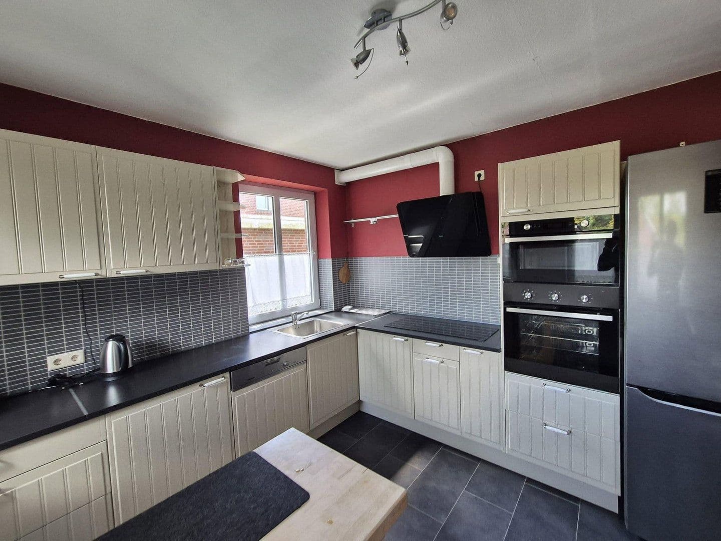 Prodej domu 128 m², pozemek 635 m², Lieder Str. 5, Jemgum, Dolní Sasko Prodej domu 128 m², pozemek 635 m², Lieder Str. 5, Jemgum, Dolní Sasko