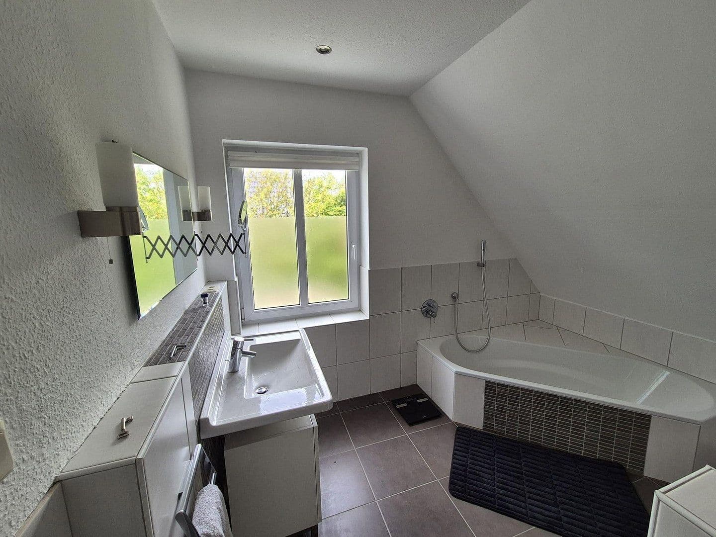 Prodej domu 128 m², pozemek 635 m², Lieder Str. 5, Jemgum, Dolní Sasko Prodej domu 128 m², pozemek 635 m², Lieder Str. 5, Jemgum, Dolní Sasko