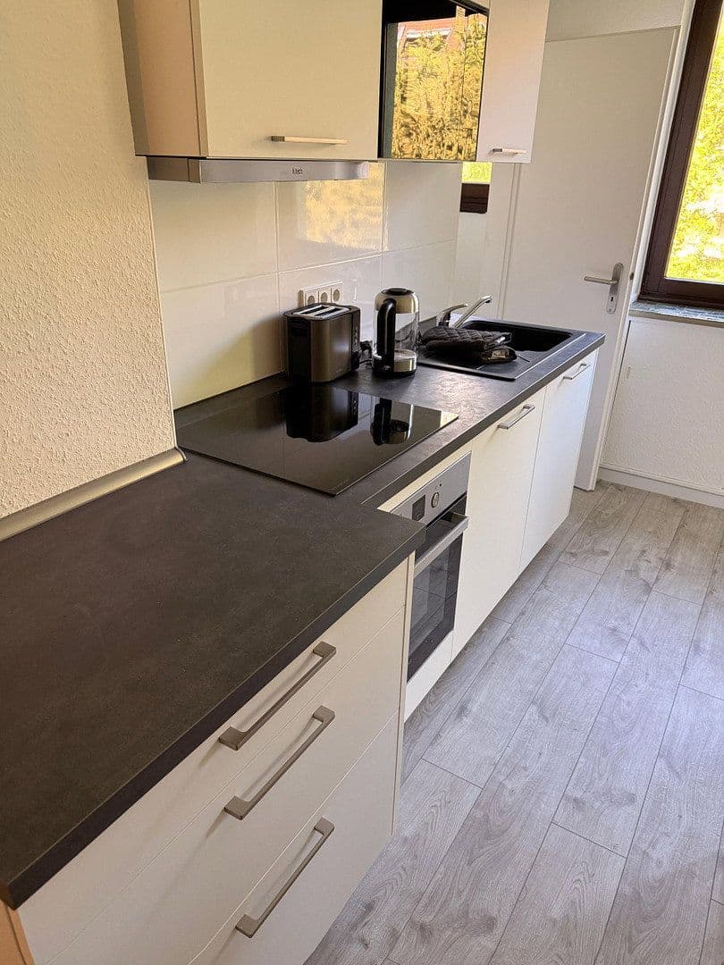 Pronájem bytu 1+1 37 m², Heinrichstr. 105, Düsseldorf, Severní Porýní-Vestfálsko Pronájem bytu 1+1 37 m², Heinrichstr. 105, Düsseldorf, Severní Porýní-Vestfálsko