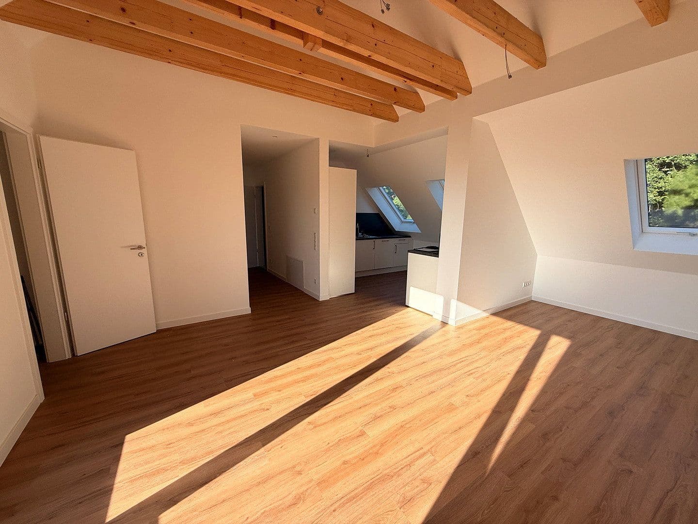 Pronájem bytu 3+1 75 m², Klingerplatz 4, Leipzig, Sasko Pronájem bytu 3+1 75 m², Klingerplatz 4, Leipzig, Sasko