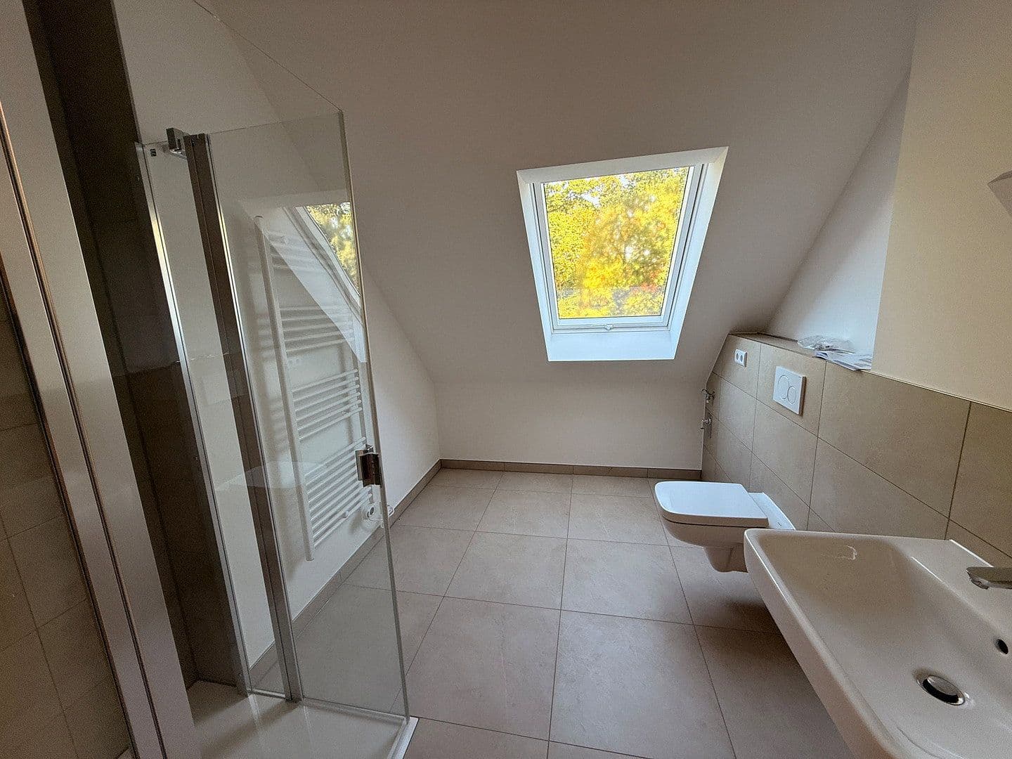 Pronájem bytu 3+1 75 m², Klingerplatz 4, Leipzig, Sasko Pronájem bytu 3+1 75 m², Klingerplatz 4, Leipzig, Sasko