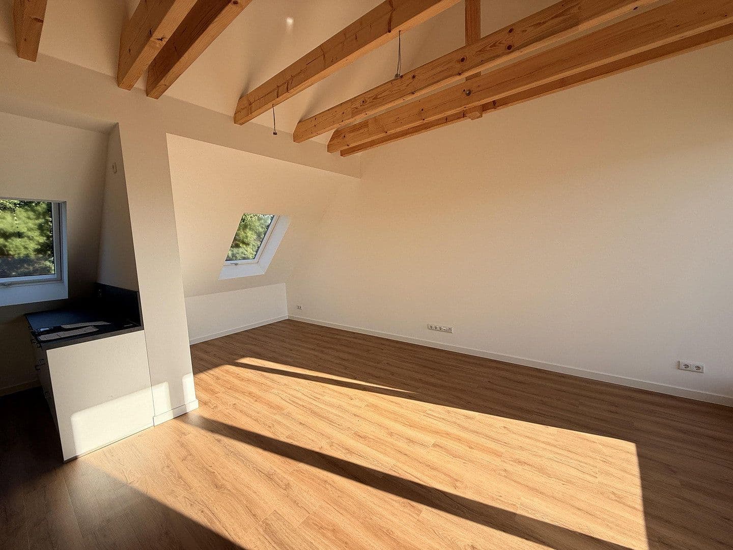 Pronájem bytu 3+1 75 m², Klingerplatz 4, Leipzig, Sasko Pronájem bytu 3+1 75 m², Klingerplatz 4, Leipzig, Sasko