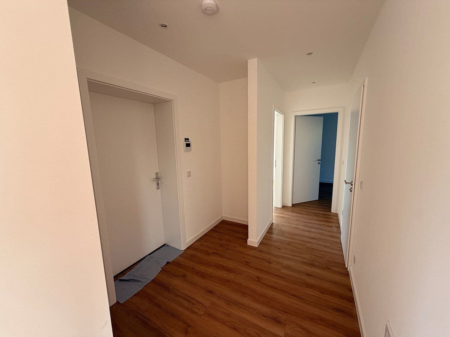 Pronájem bytu 3+1 75 m², Klingerplatz 4, Leipzig, Sasko Pronájem bytu 3+1 75 m², Klingerplatz 4, Leipzig, Sasko