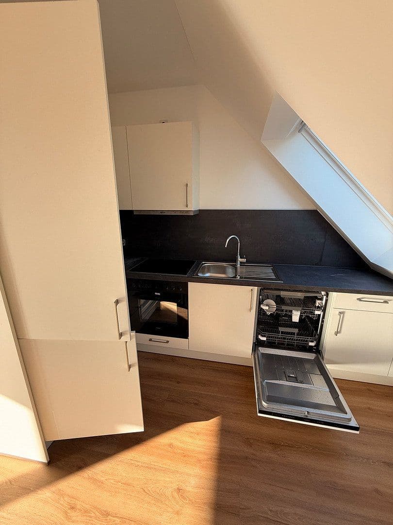 Pronájem bytu 3+1 75 m², Klingerplatz 4, Leipzig, Sasko Pronájem bytu 3+1 75 m², Klingerplatz 4, Leipzig, Sasko