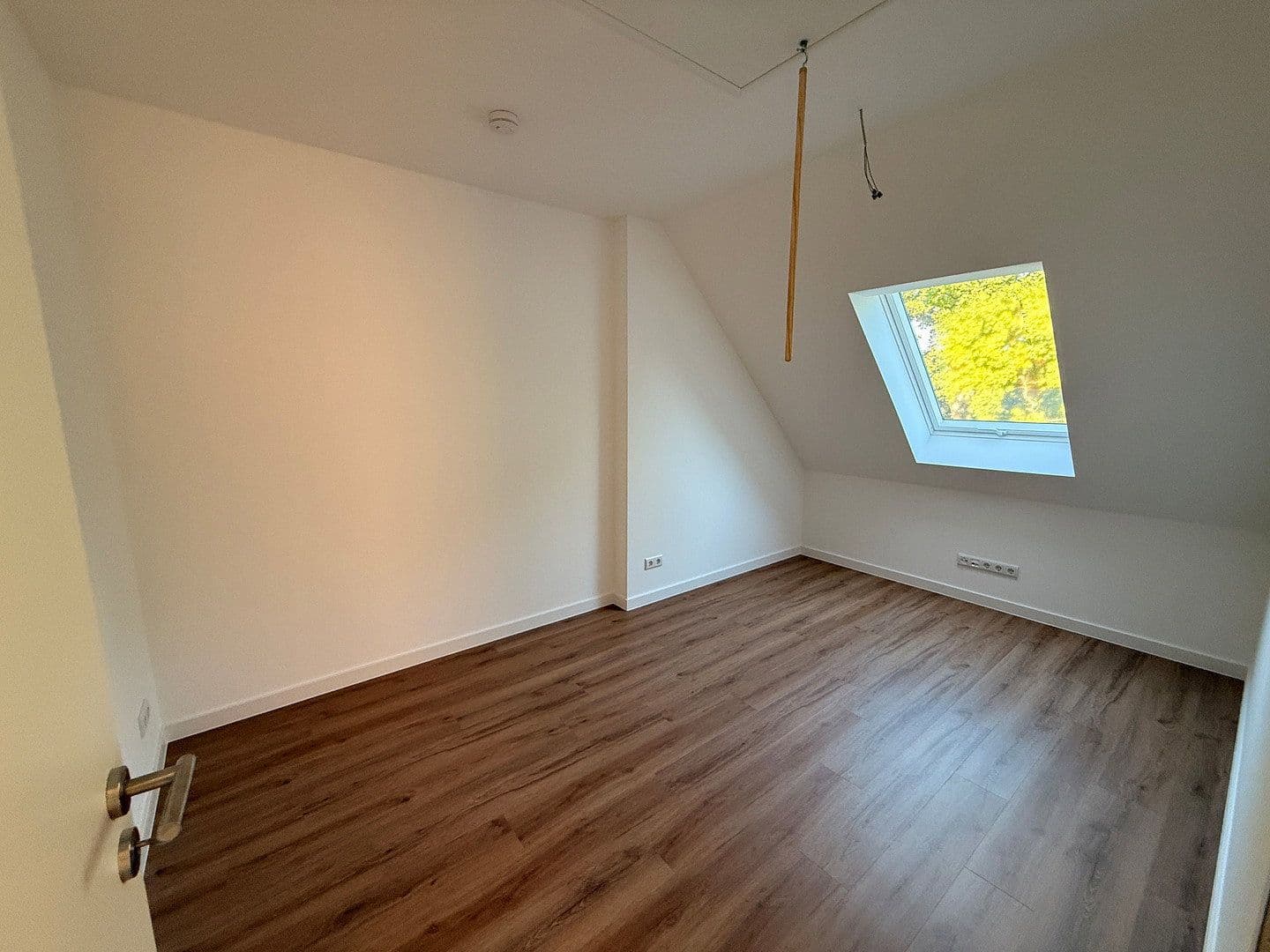 Pronájem bytu 3+1 75 m², Klingerplatz 4, Leipzig, Sasko Pronájem bytu 3+1 75 m², Klingerplatz 4, Leipzig, Sasko